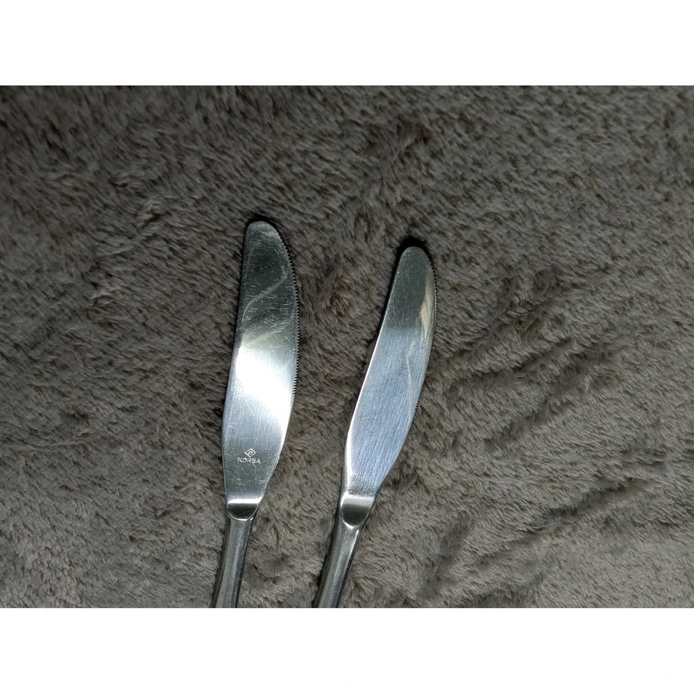 Vintage Korea Stainless Rose Floral Dinner Knives Set‎ of 2 Textured Handle MCM